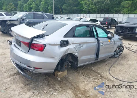 2018 Audi A3 2.0T Premium/2.0T Tech Premium из США, поврежденный, VIN WAUAUGFF3J1034312